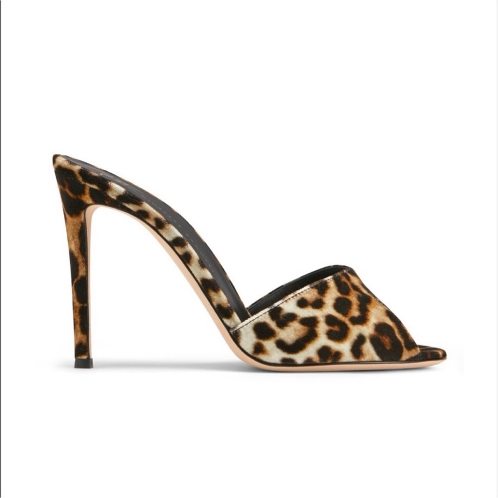 Giuseppe Zanotti Cecilia Mules Leopard Print
Velvet 37 NEW w/box
